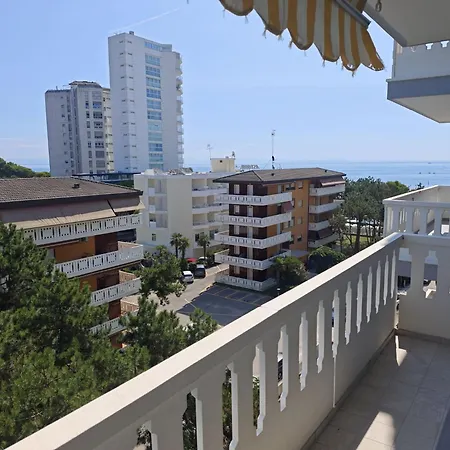 Stylish And Equipped Flat In Lignano With Sea View Διαμέρισμα